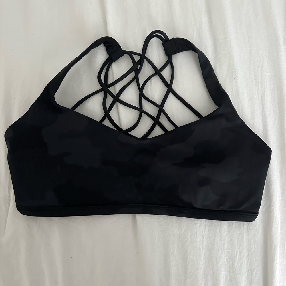 Lululemon Free to Be Bra- Size 10- EUC